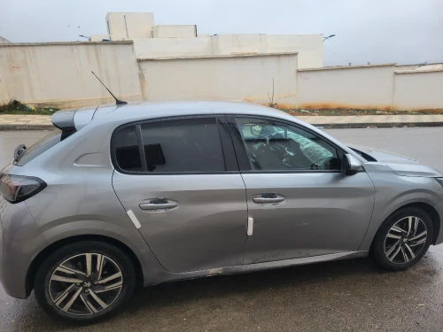 Peugeot 208 2022 Allure