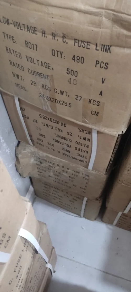 Lot de Bouton poussoir metalique,fusible et connecteur