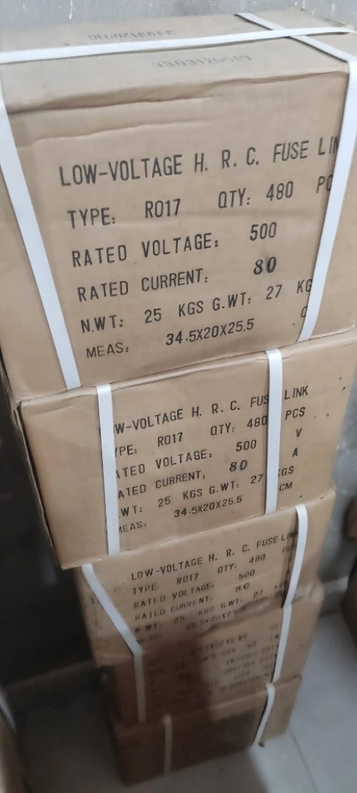 Lot de Bouton poussoir metalique,fusible et connecteur