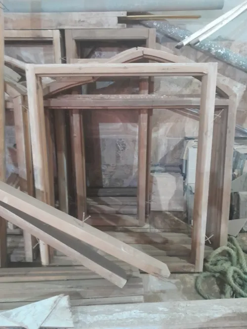 Vendre cadres en bois de portes et fenetres
