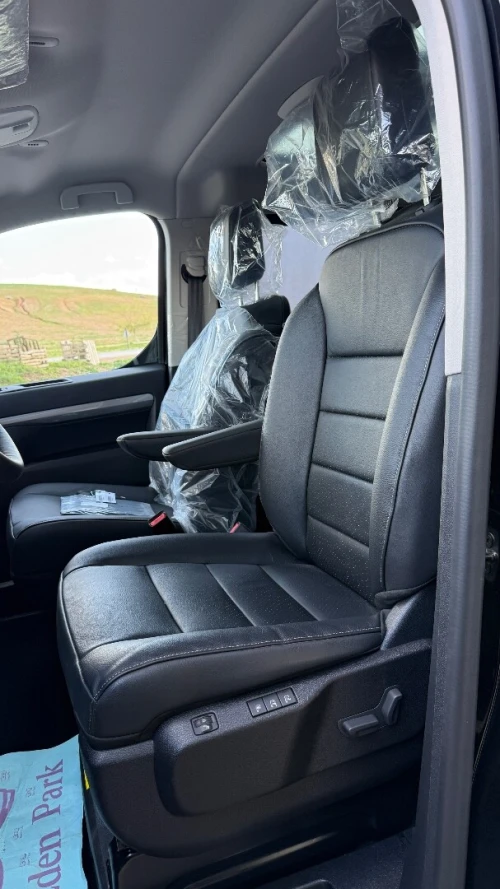 Peugeot Traveller 2026 Business