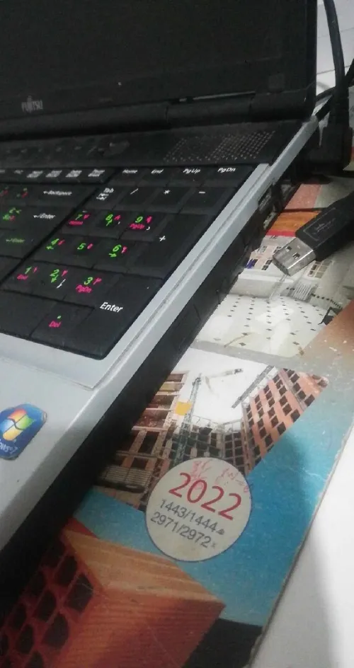Fujitsu lifebook E751 