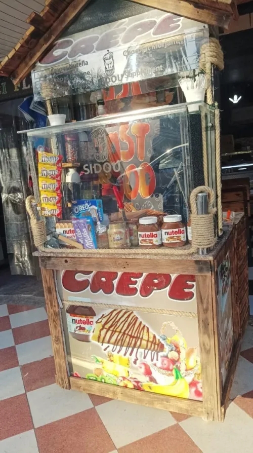 TABLE CRAPE AVEC GROND POUSSE 