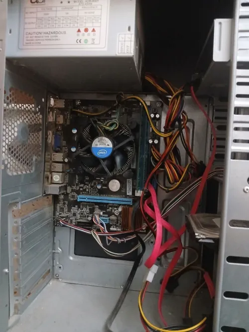 Unite central i3 3eme 8g ram 256 ssd 512 hdd etat 8/10