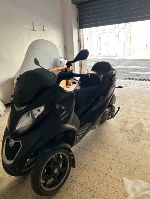 Piaggio MP3 2016