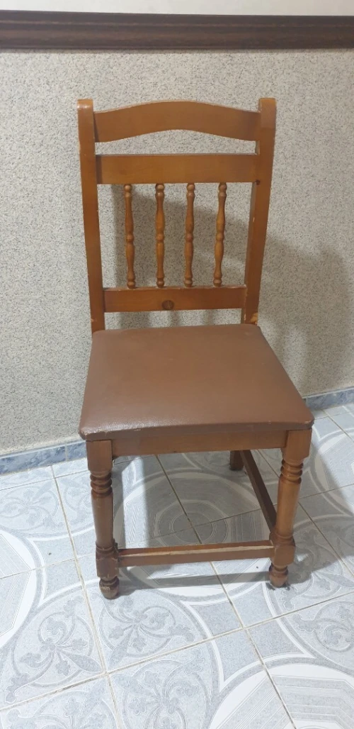 Bureau + 02 chaises