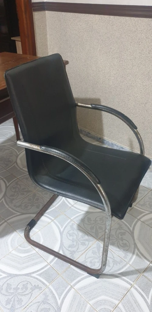 Bureau + 02 chaises