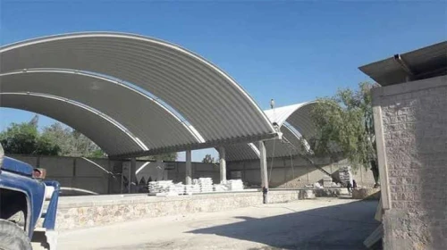 Couverture métallique autoportante 