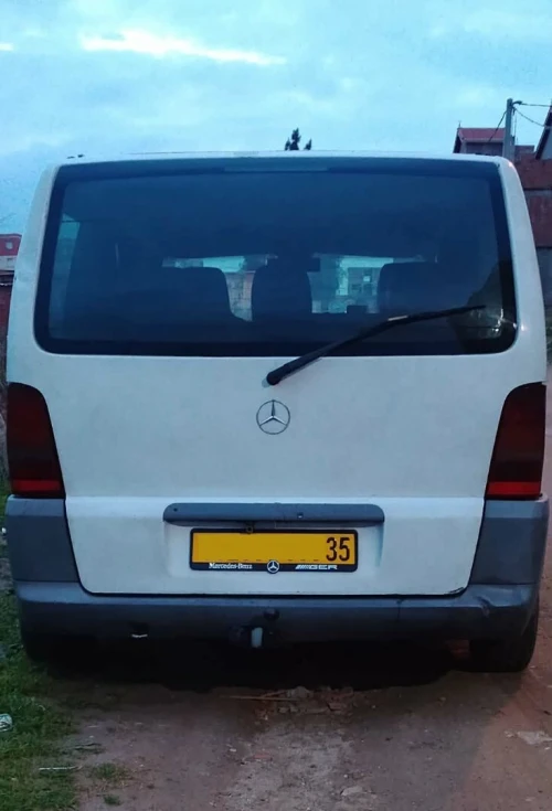 Mercedes vito 2000 vitré 09 places