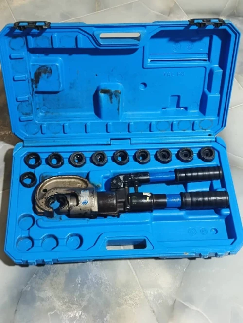 sertisseuse hydraulique CEMBRE HT-131-C