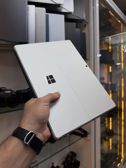 Surface Pro 9 - i5/16GB/156GB Disponible chez Morsi store dz