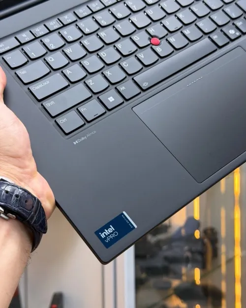 ThinkPad P1 Gen7 ULTRA 7 RTX 1000 ADA  Disponible Chez Morsi store dz