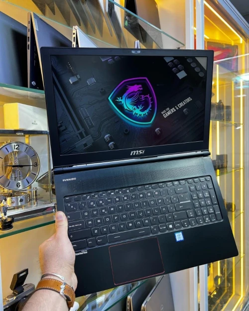MSi GS63 Stealth i7 16GB/512GB SSD, Carte Graphique Nvidia GTX1060 6GB  X  