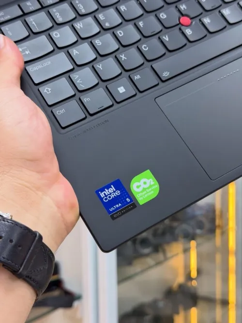 Lenovo ThinkPad X1 Carbon Gen 13  Ultra 5   GPU 16GB  Disponible chez Morsi store dz