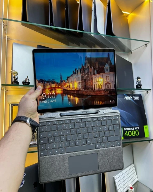 Vendu Microsoft Surface Pro 8 i5-11eme 16GB/256GB, Intel Iris Xe graphics