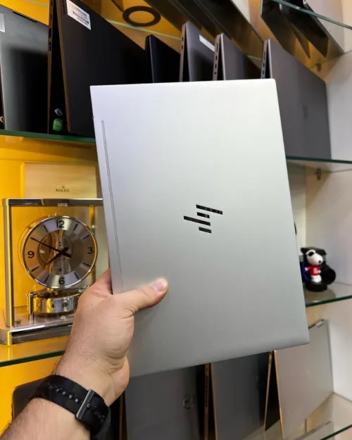 hp ENVY 14 i5-8eme 8GB/256GB Tactile, Carte Graphique Nvidia MX 250 2GB  X