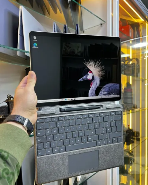Vendu Microsoft Surface Pro 8 i5-11eme 16GB/256GB, Intel Iris Xe graphics