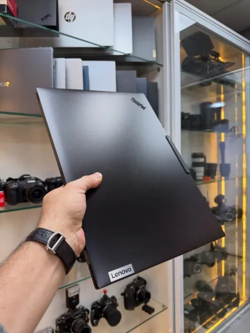 Lenovo ThinkPad P16s Gen 3 - Ultra 7 / RTX Disponible chez Morsi store dz