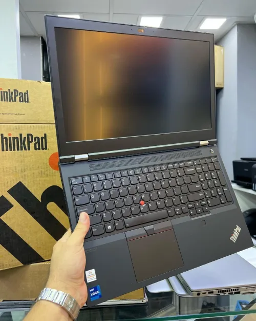 Lenovo ThinkPad P15 Gen2 Xeon 128GB Ram RTX5000 16GB 1T de stockage
