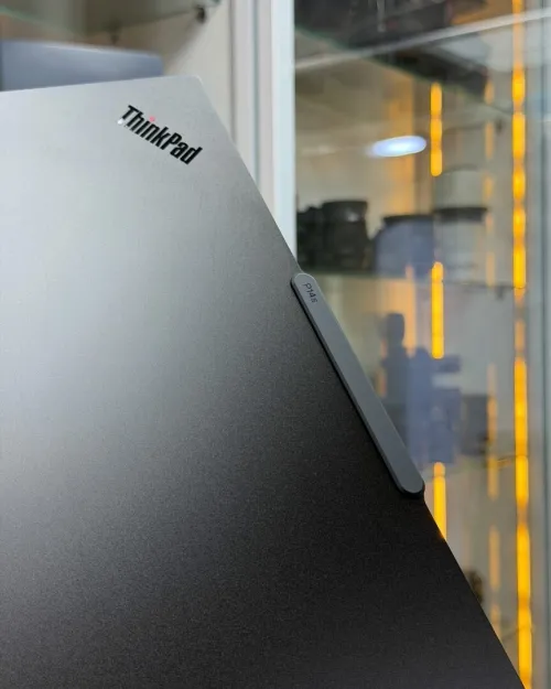 ThinkPad P14S Ultra-7/64G/1T/ARCPRO/RTX disponible chez Morsi store dz