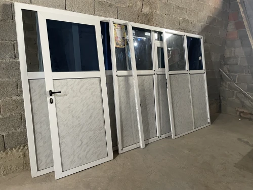 Vitrine en aluminium 3 facades (bureau)