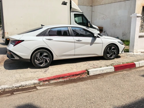 Hyundai Elantra 2025 