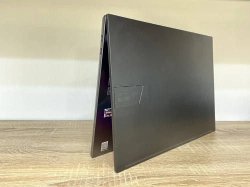 Asus Vivibook Pro X16 Ryzen 9 5900HX-16-512gb nvme-Nvidia RTX 3050ti -2.8K