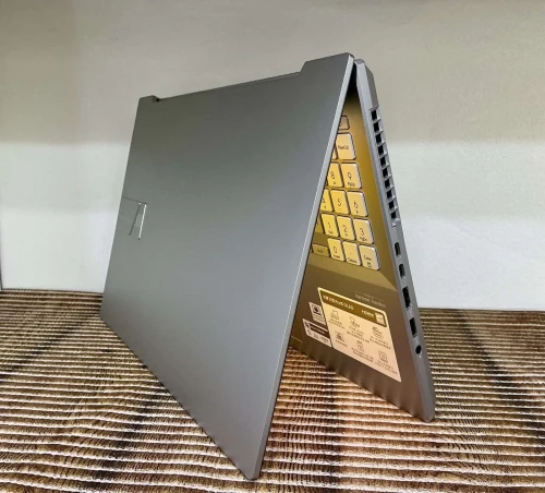 ASUS Vivobook Pro 15 OLED 2.8K AMD Ryzen 7 6800H RTX 3060 6GB 16GB 512GB