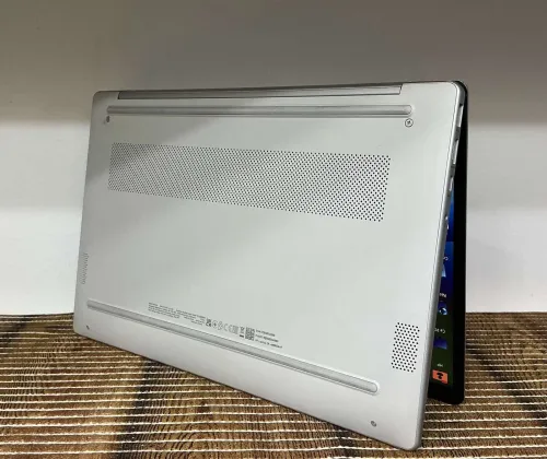 HP 14 RYZEN 5-7520U 16GB 512 NVME