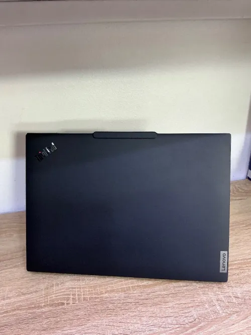 LENOVO THINKPAD Workstation  P14s GEN 5 AMD Ryzen 5-8640HS 16GB 512Nvme Radeon 760M (4GB)