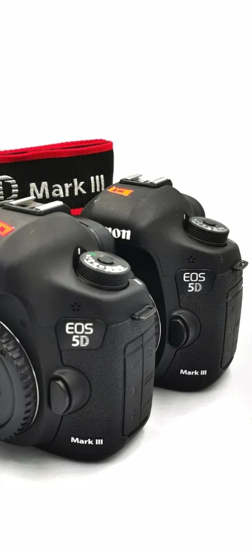 Canon 5D mark iii (8k et 22k clic) état neuf