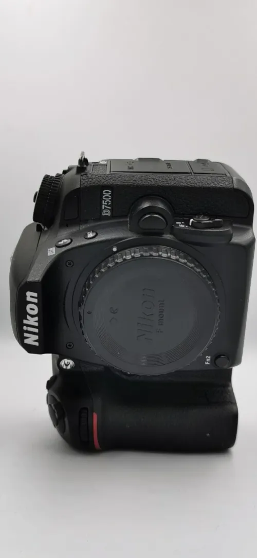 Nikon D7500 état neuf (2.5k clic)