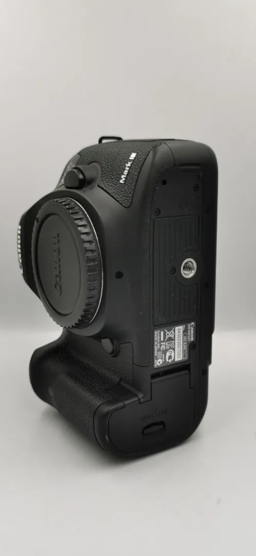 Canon 5D mark iii (8k et 22k clic) état neuf