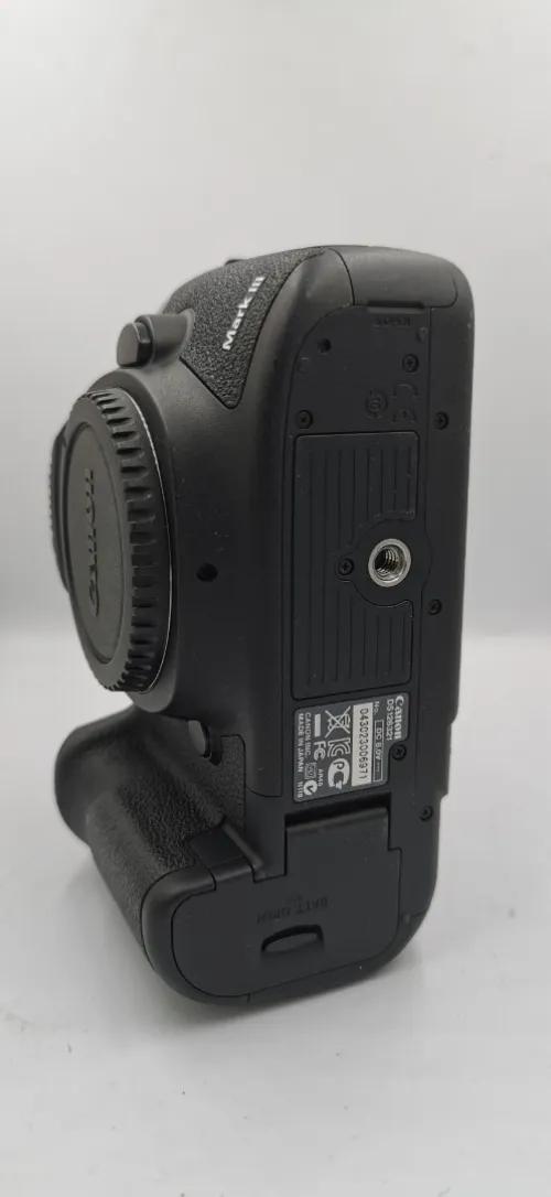 Canon 5D mark iii (8k et 22k clic) état neuf