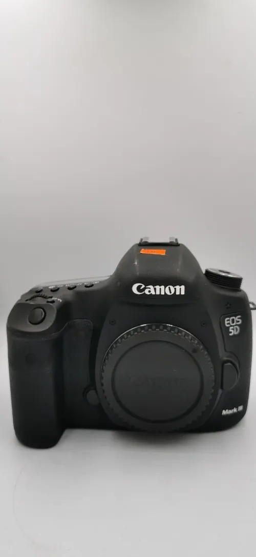 Canon 5D mark iii (8k et 22k clic) état neuf