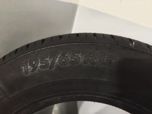 4x Pneus 195/65 R15 IRIS neuve