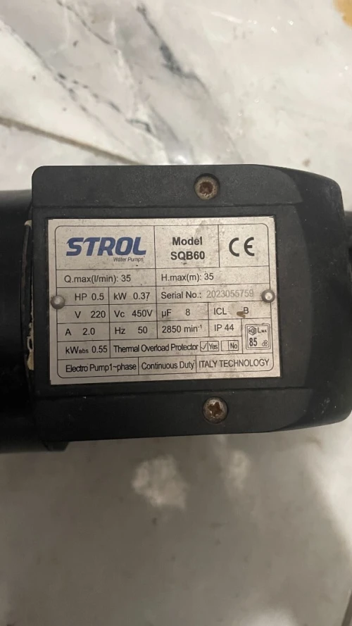 Pompe STROL et deux radiateur un 10 elements et un 8 elements