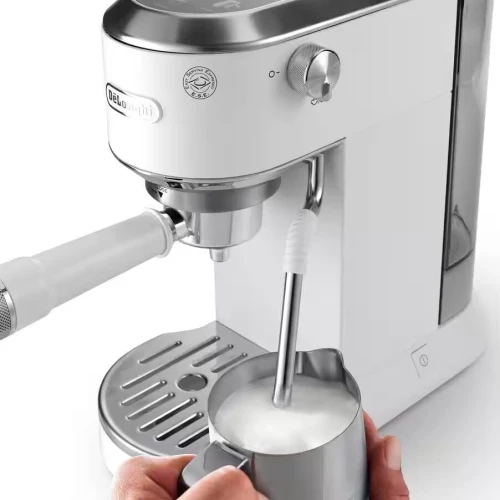 Machine à café Dedica Duo  Cold Brew - BLANC - EC890-15 bars - buse vapeur - affichage LED tactile