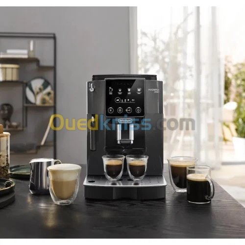 Machine à Café Automatique BROYEUR  DELONGHI Magnifica Start ,15 BARS 