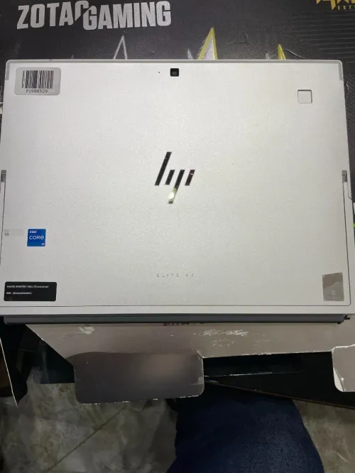 HP Elite x2 G8