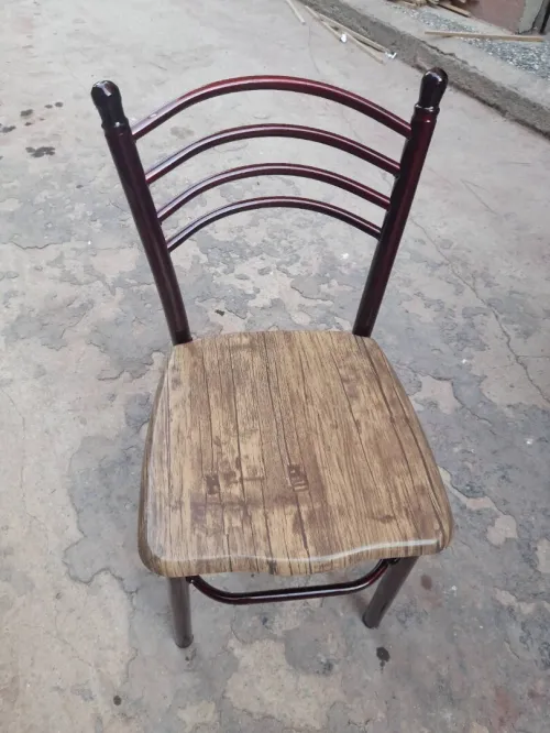Chaise locale 