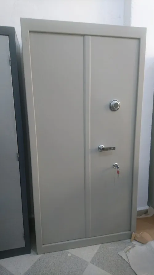 ARMOIRE MÉTALLIQUE 
