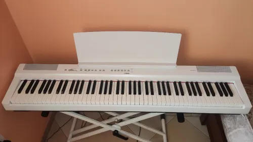 Piano yamaha P125
