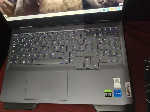 LENOVO LOQ 15IRH8 RTX 4060 