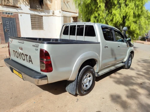 Location de pickup toyota 4x4 2015 double cabine