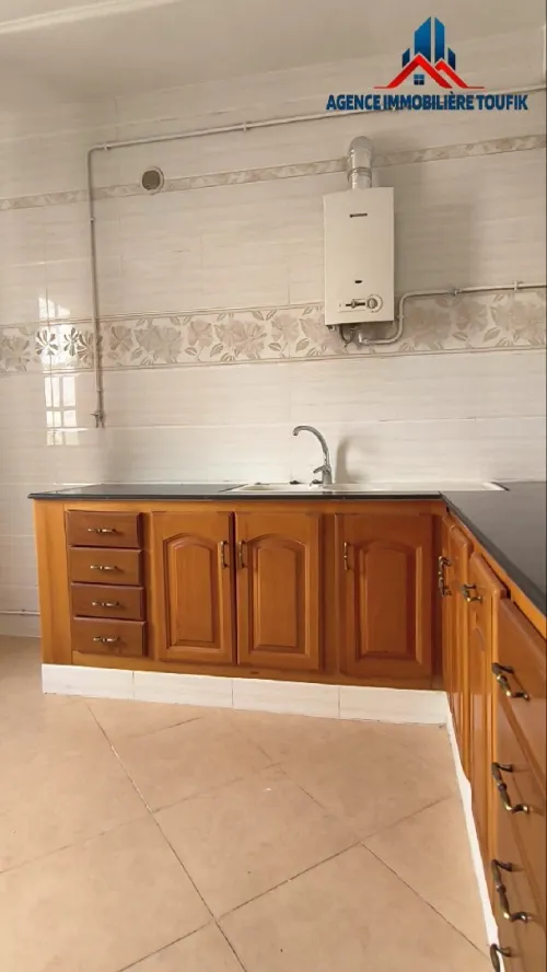 Location Appartement Niveau de villa F4 Alger Birkhadem