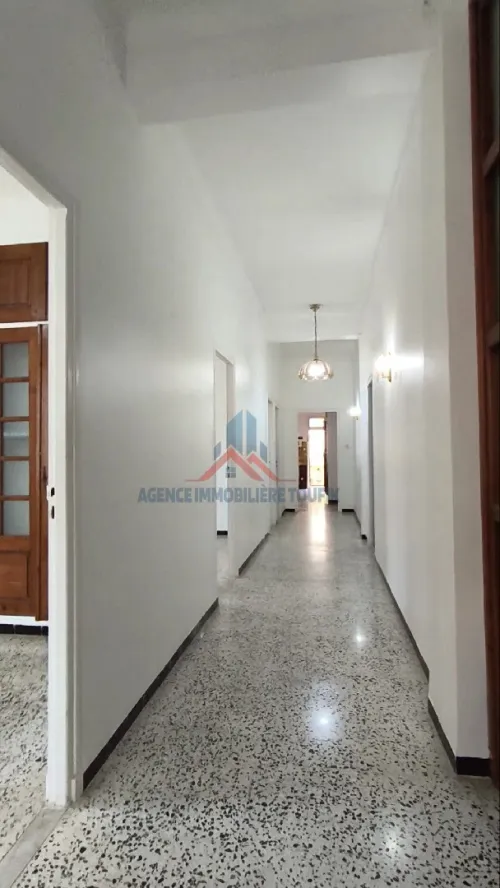 Location Appartement Niveau de villa F4 Alger Dely brahim