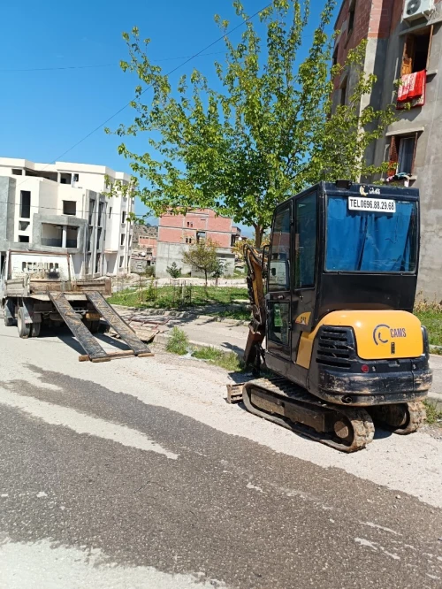 للكراء Location de Mini Pelle avec déplacement dans 58 wilayas Nous mettons à votre disposition une mini pelle avec chauffeur expérimenté, idéale pour tous vos travaux.