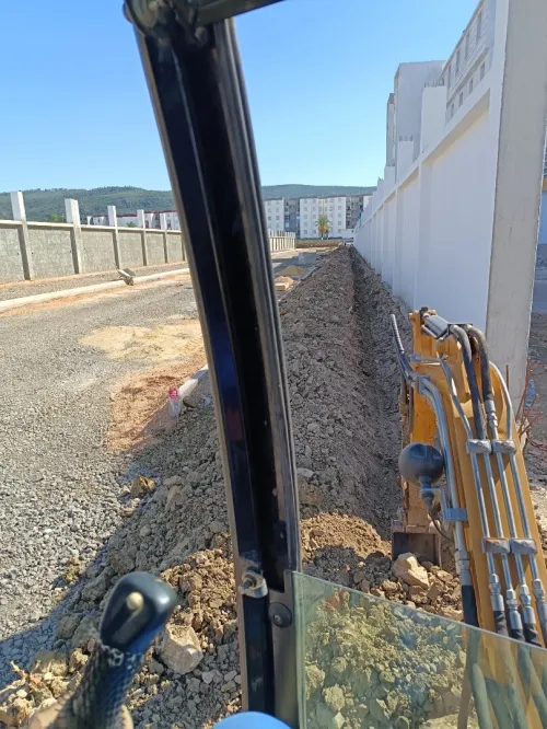 للكراء Location de Mini Pelle avec déplacement dans 58 wilayas Nous mettons à votre disposition une mini pelle avec chauffeur expérimenté, idéale pour tous vos travaux.