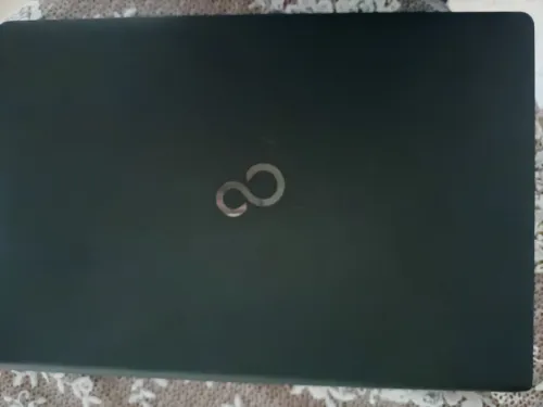 Fujitsu i3 5 éme génération 8Gb ram 128 Gb ssd